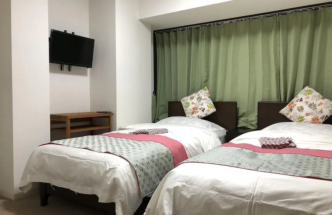 Greenhotel-1